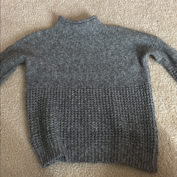American Eagle Outfitters Sweaters - American Eagle Outfitters Cozy Gray Knit Sweater